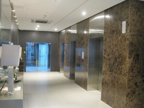 Hallway - Premium Residence The Currency Ortigas (Pasig)