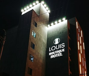 Front of property - evening/night - Louis Boutique Hotel (Changwon)