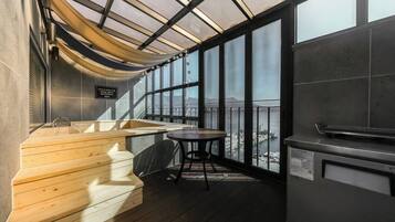 Bureau, chambres insonorisées, Wi-Fi gratuit, draps fournis