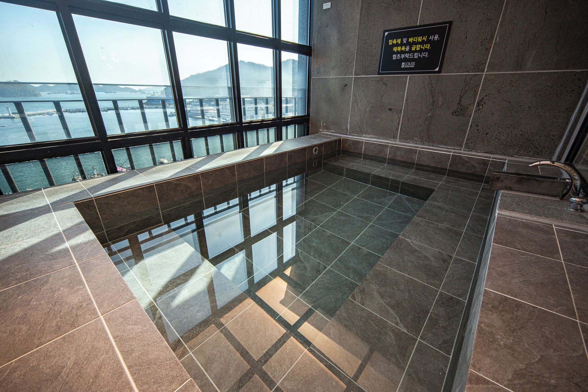 로열 스위트 (객실 내 급탕 이용 요금 별도) | 발코니