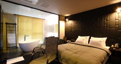 Louis Boutique Hotel