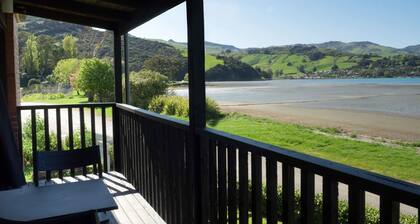 Duvauchelle Seaside Motel