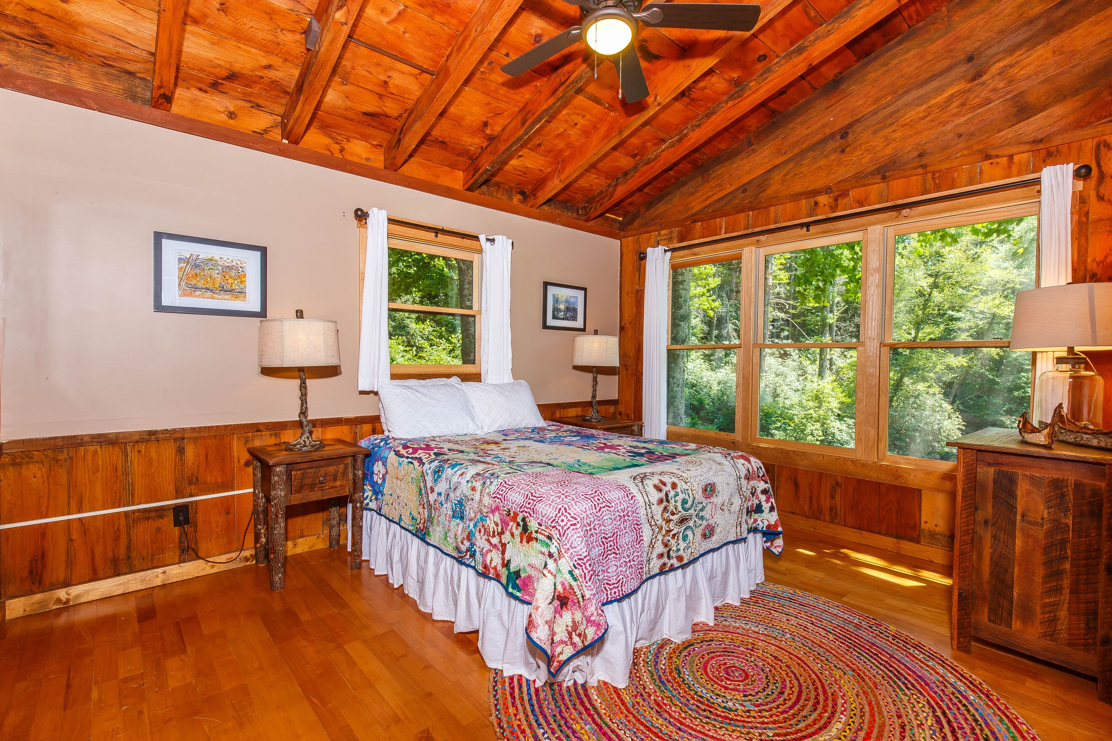 5 makuuhuonetta, ilmainen Wi-Fi, vuodevaatteet