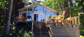 Oceanfront Maine Acadia Cottage