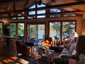 Smart TV, fireplace, stereo