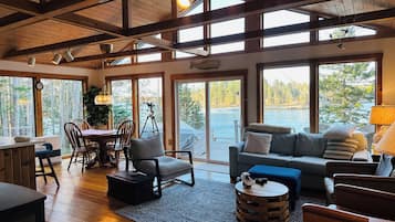 Smart TV, fireplace, stereo