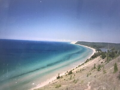 Serenity Beach Haus – Hot Tub & Fire Pit, Near Hiking, Skiing & Snowmobiling