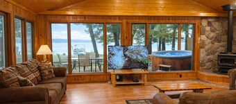 Serenity Beach Haus – Hot Tub & Fire Pit, Near Hiking, Skiing & Snowmobiling