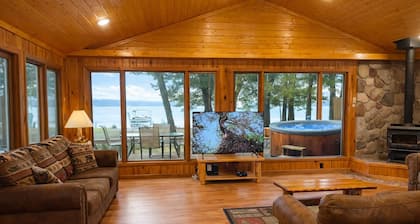 Serenity Beach Haus – Hot Tub & Fire Pit, Near Hiking, Skiing & Snowmobiling