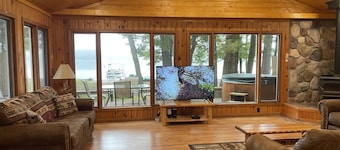 Serenity Beach Haus – Hot Tub & Fire Pit, Near Hiking, Skiing & Snowmobiling