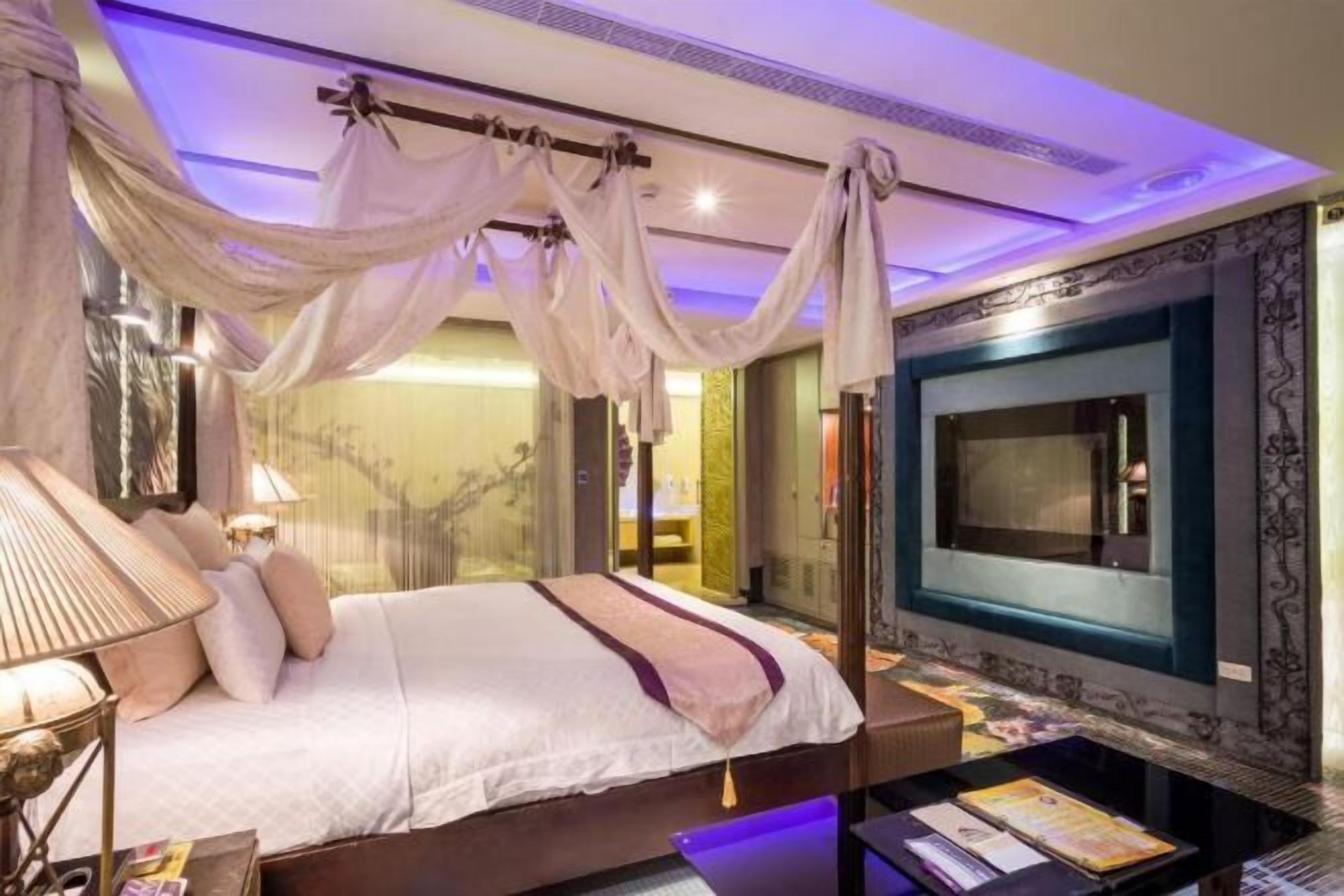 Edredones de plumas, caja fuerte, decoración individual