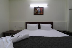 Desk, rollaway beds, free WiFi - Hotel Paradise inn (Tirupur)