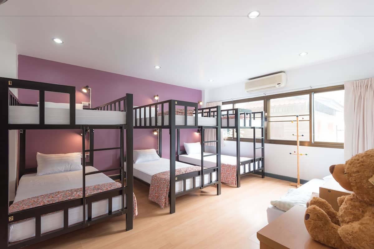 Family room for 6 person with Shared Bathroom | WiFi (無料)、ベッドシーツ