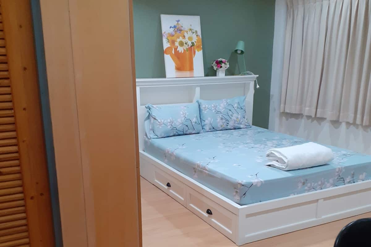 Double Bedroom with Private Bathroom | WiFi (無料)、ベッドシーツ
