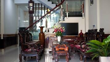 Coin salon dans le hall