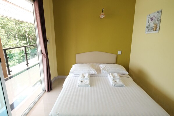 Standard Double Room - Lower Floor | Rideaux occultants, Wi-Fi gratuit