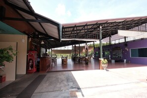 Breakfast, lunch, dinner served; seafood  - Srikanlaya Resort (Khlong Thom)