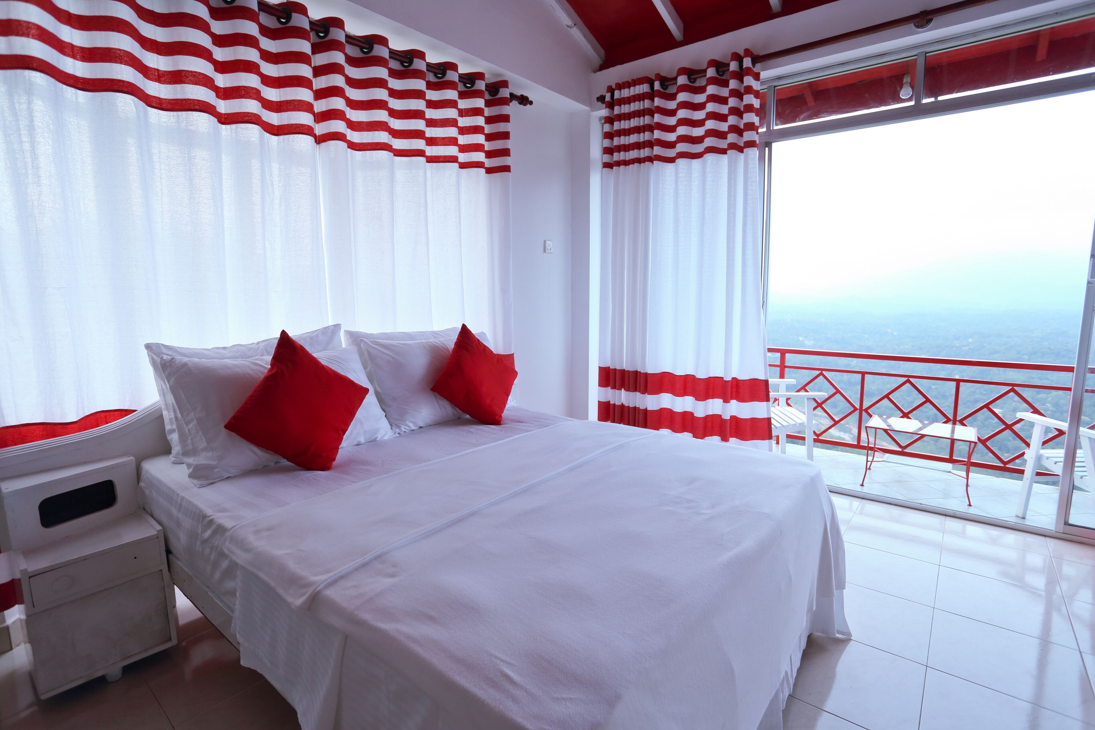 honeymoon suite, 1 king bed, mountain view, mountainside | 1 bedroom, premium bedding, down duvets, memory-foam beds