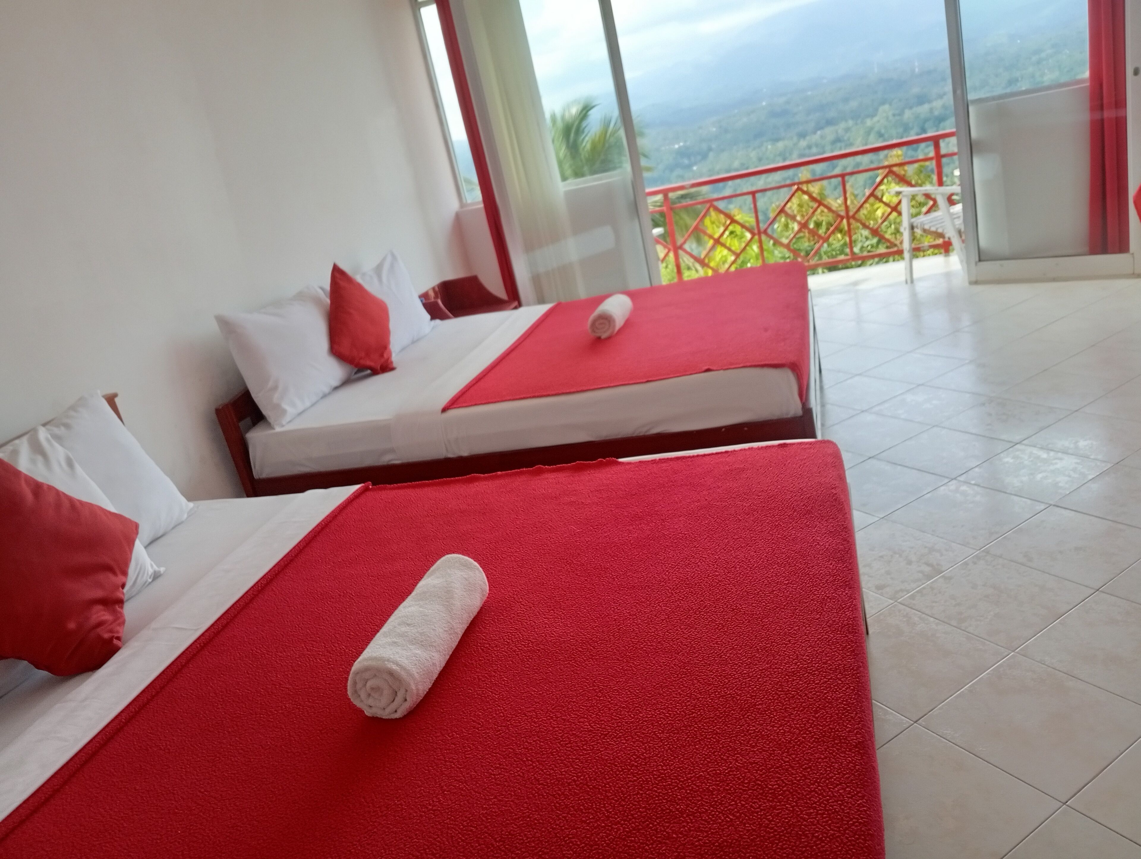 Habitación cuádruple panorámica, 2 camas de matrimonio, vistas a la montaña, junto a la montaña | Terraza o patio