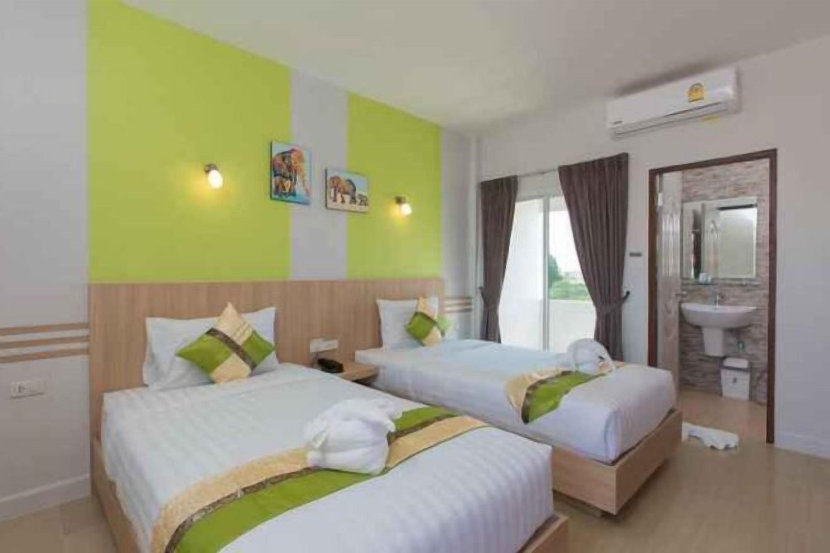 โต๊ะทำงาน, ห้องเก็บเสียง, Wi-Fi ฟรี