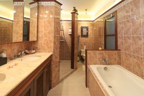 Villa, 2 Bedrooms | Bathroom