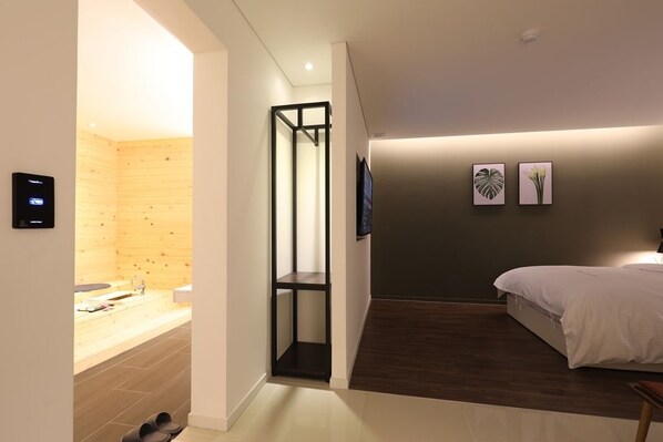 Espacio para trabajar con laptop y wifi gratis