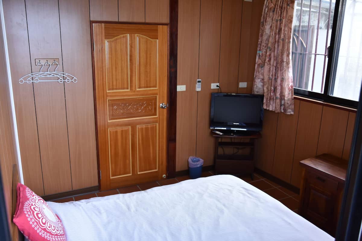 Chambre Simple | Rideaux occultants, Wi-Fi gratuit, draps fournis
