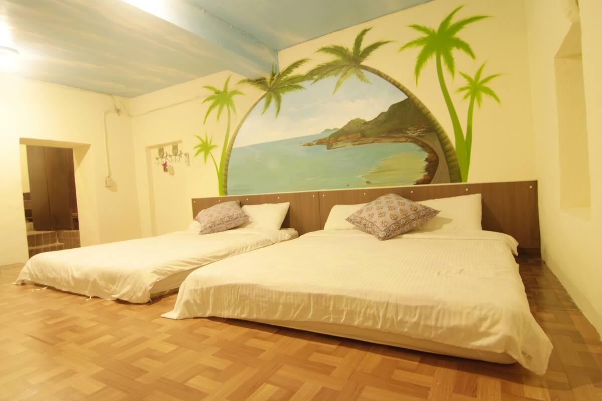 Chambre Quadruple Standard | Rideaux occultants, Wi-Fi gratuit, draps fournis