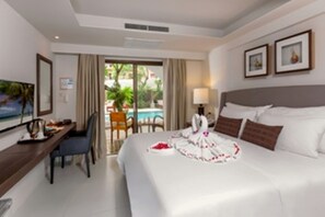 Room | Minibar, in-room safe, iron/ironing board, free WiFi - New Patong Premier Resort (Patong)