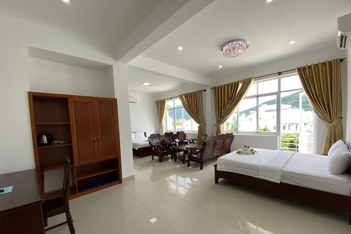 VIP Room | Minibar, bàn, giường gấp/giường phụ (phụ phí) 