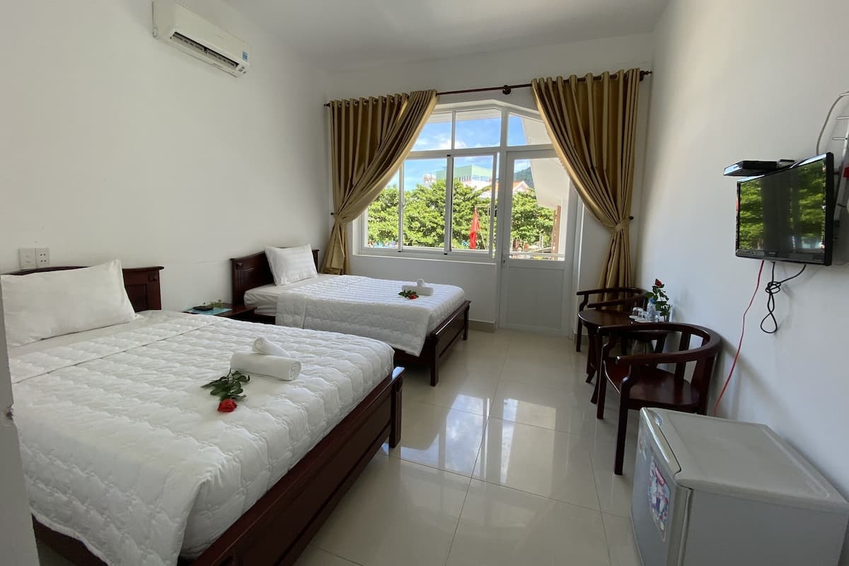 Phòng | Minibar, bàn, giường gấp/giường phụ (phụ phí) 