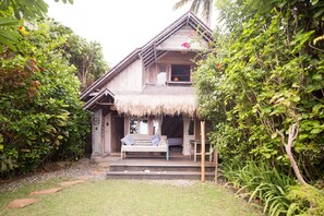 Deluxe Cottage, 2 Bedrooms, Beachfront | Balcony