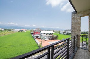 標準四人房 | 露台/庭院