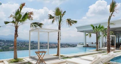 Art Deco Luxury Hotel & Residence