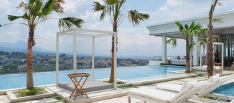 Art Deco Luxury Hotel & Residence