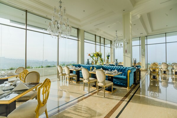 Restaurant - Art Deco Luxury Hotel & Residence (Bandung)