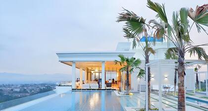 Art Deco Luxury Hotel & Residence