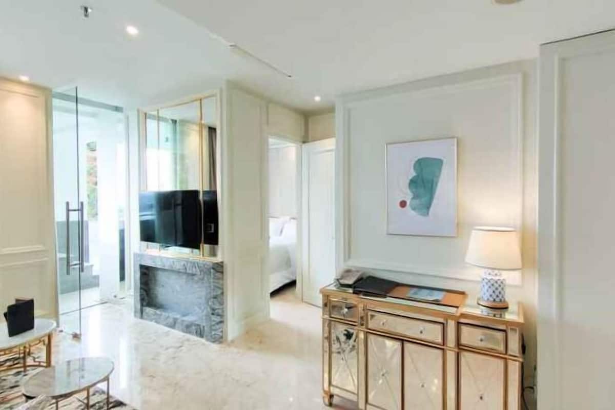 Minibar, in-room safe, desk, blackout drapes