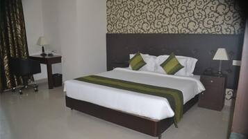 Business Room, 1 Bedroom | Free WiFi