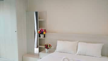 Comfort Suite, 1 Bedroom, Sea View | Individually decorated, individually furnished, desk, laptop workspace