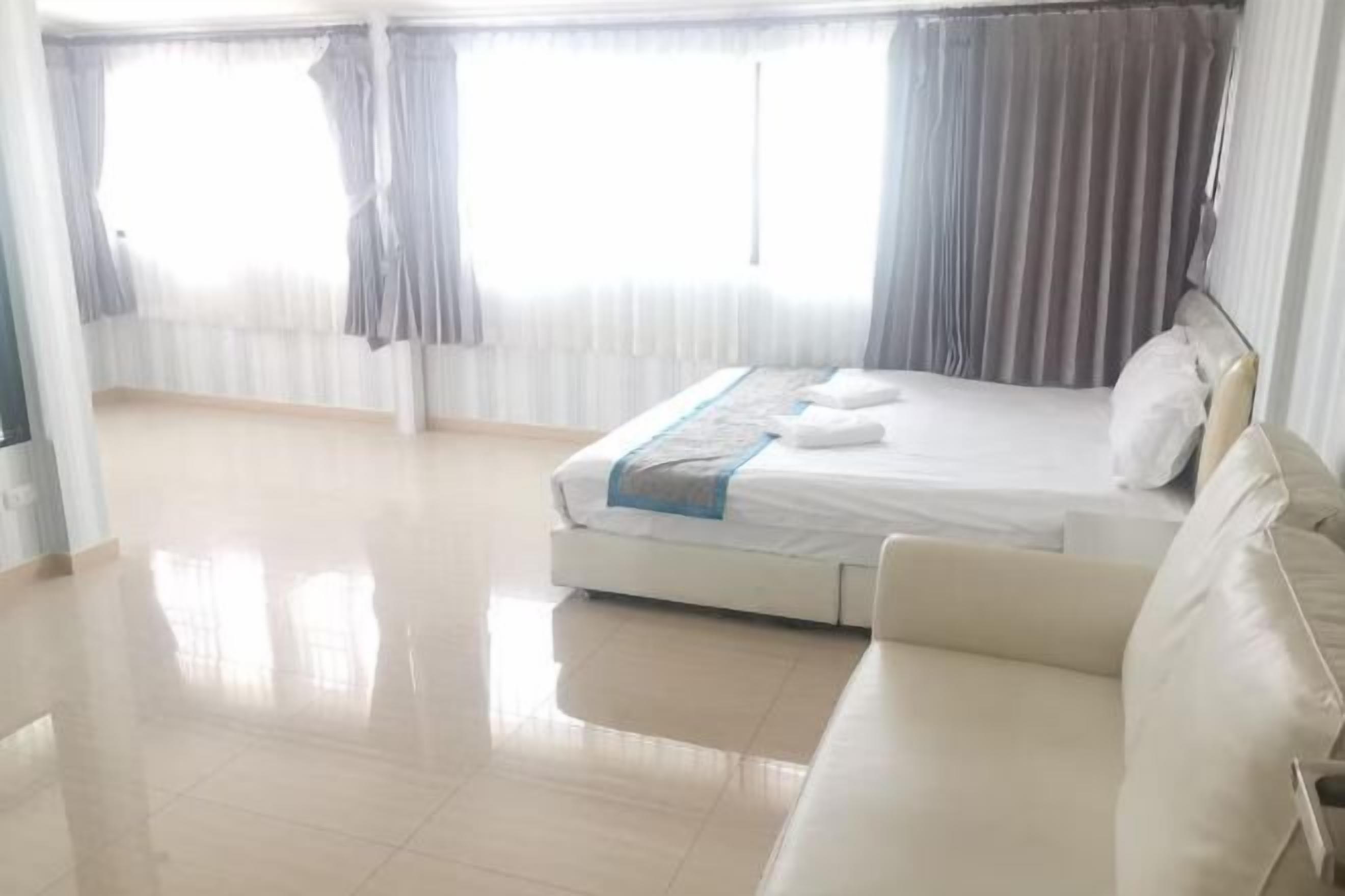 Decoración personalizada, muebles diferentes y escritorio 