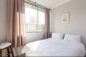 Klassiek appartement, 2 slaapkamers | 2 slaapkamers, luxe beddengoed, een strijkplank/strijkijzer, gratis wifi