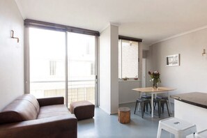 Klassiek appartement, 2 slaapkamers | Woonruimte