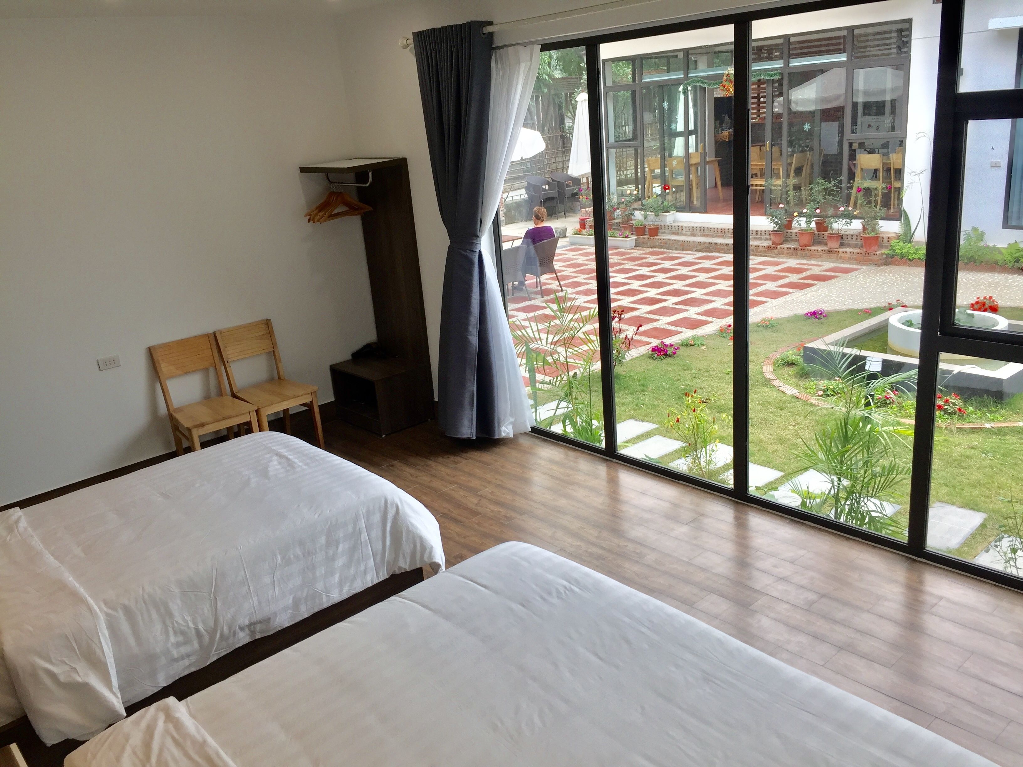 deluxe twin room, multiple beds, garden view | minibar, desk, blackout curtains, soundproofing