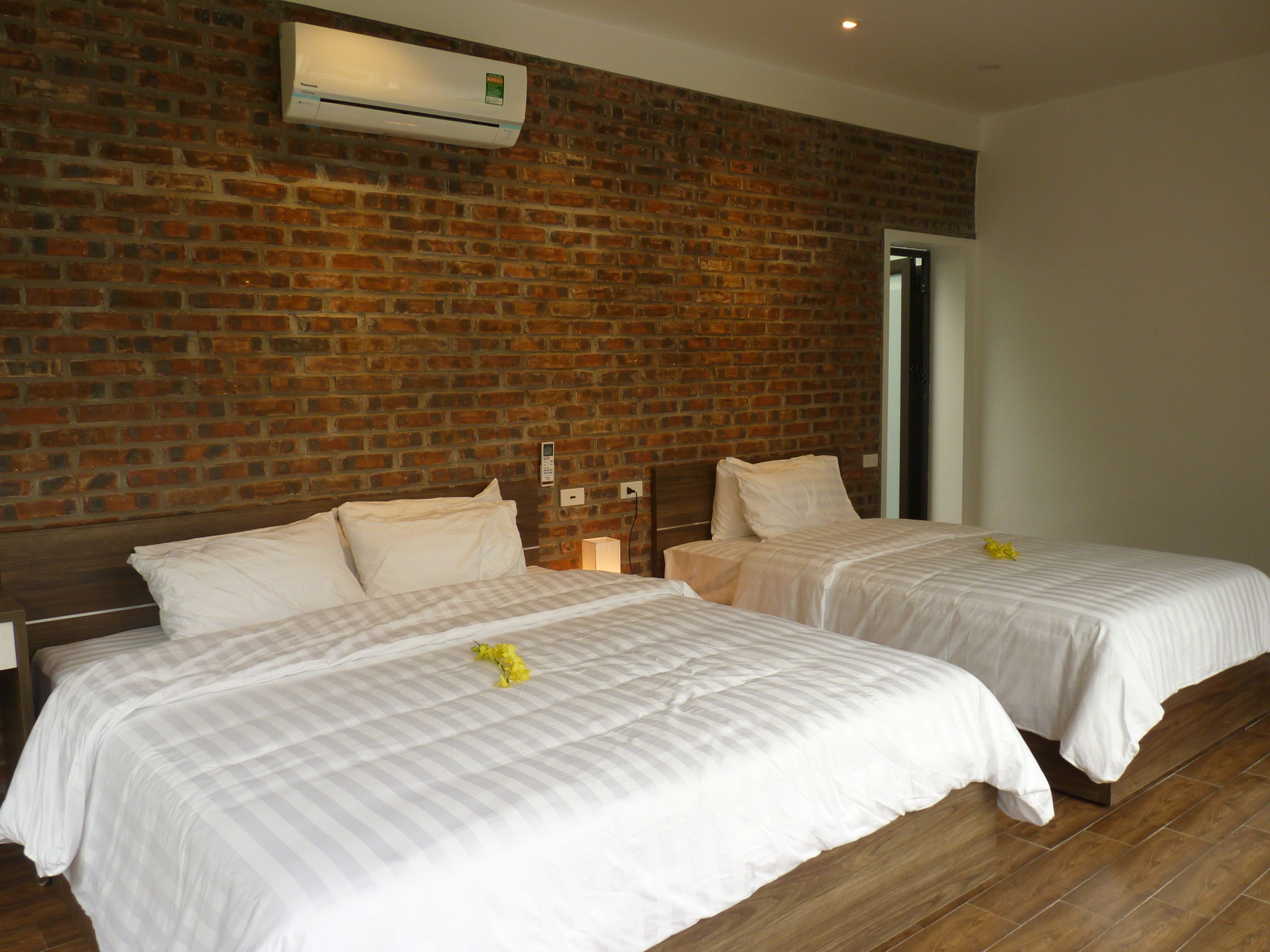 family room, garden view | minibar, desk, blackout curtains, soundproofing