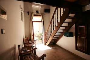 Dúplex | Caja de seguridad en la habitación y tabla de planchar con plancha