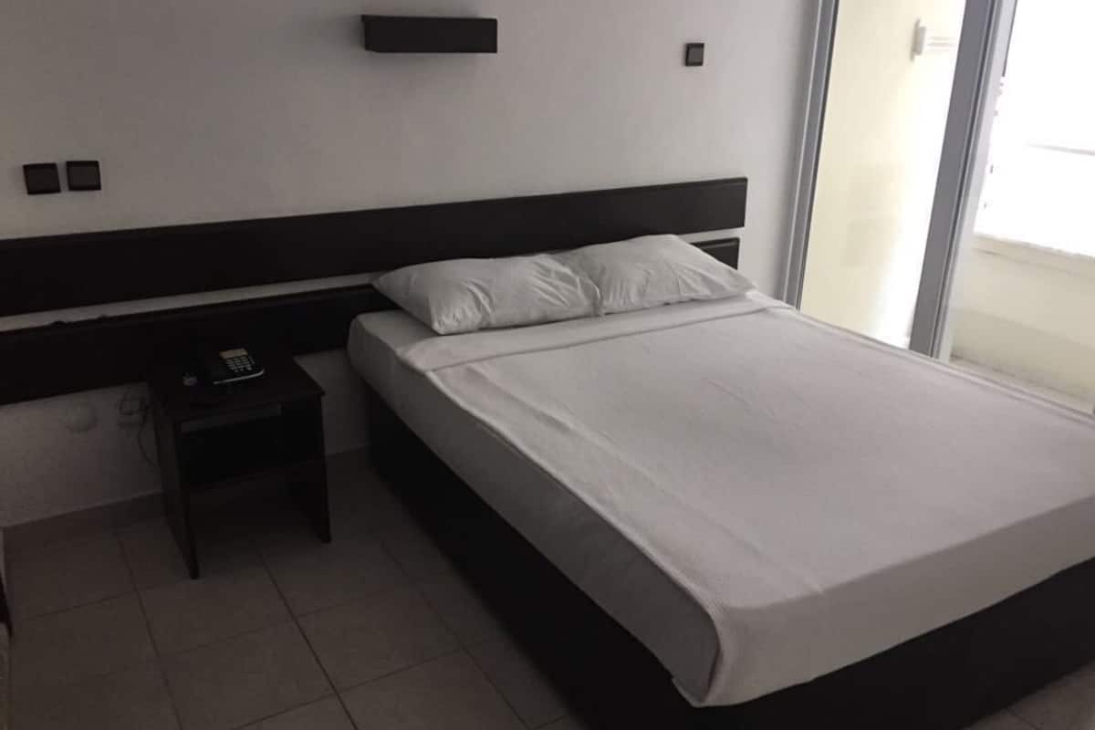 Standard Room | Minibar, free WiFi