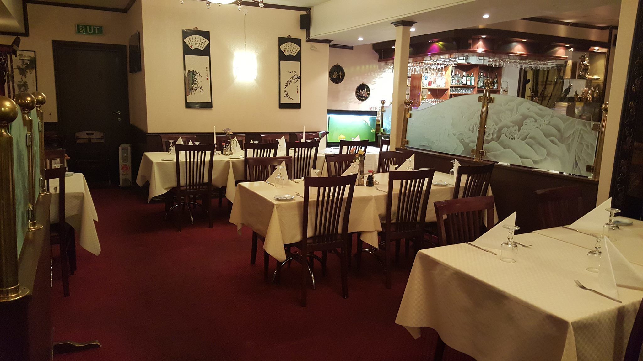 Lunch and dinner served, Chinese cuisine