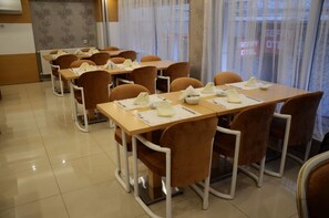 Desayuno bufé gratuito y diario