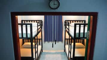 Mixed Dorm | Free WiFi